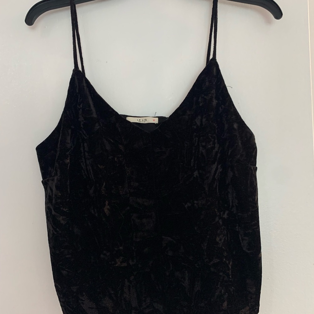 Le Ali’s black velvet crop top!